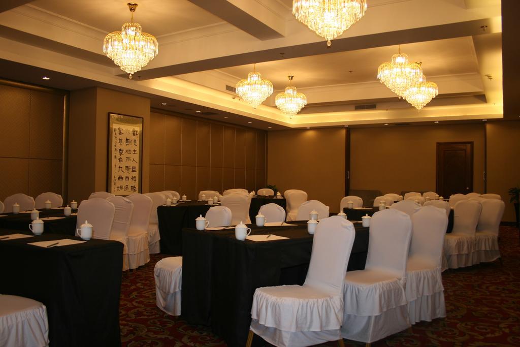 The Royal Fortune Hotel Shenyang Buitenkant foto