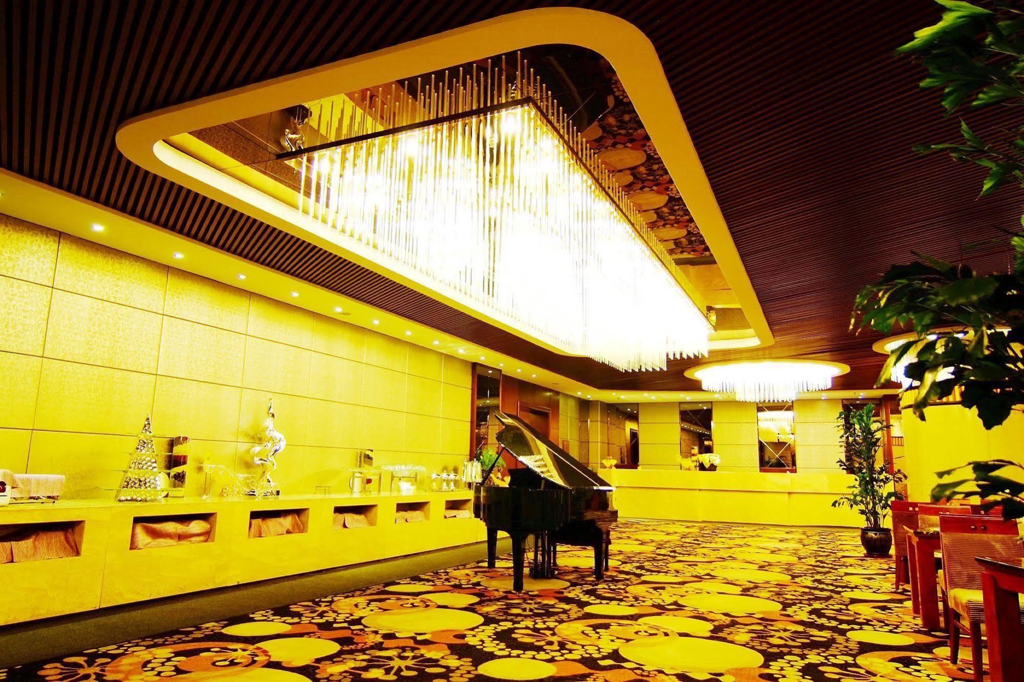 The Royal Fortune Hotel Shenyang Buitenkant foto