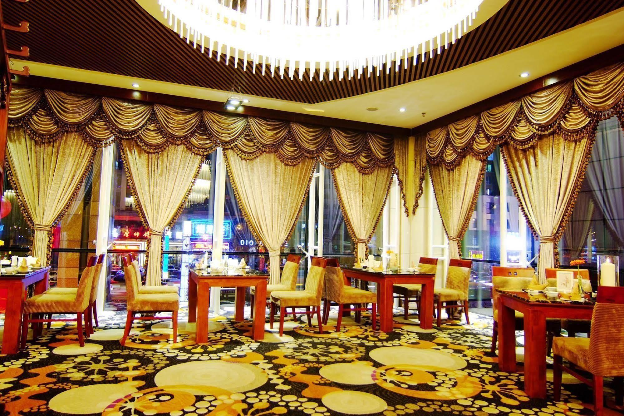 The Royal Fortune Hotel Shenyang Buitenkant foto