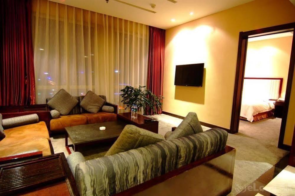 The Royal Fortune Hotel Shenyang Buitenkant foto